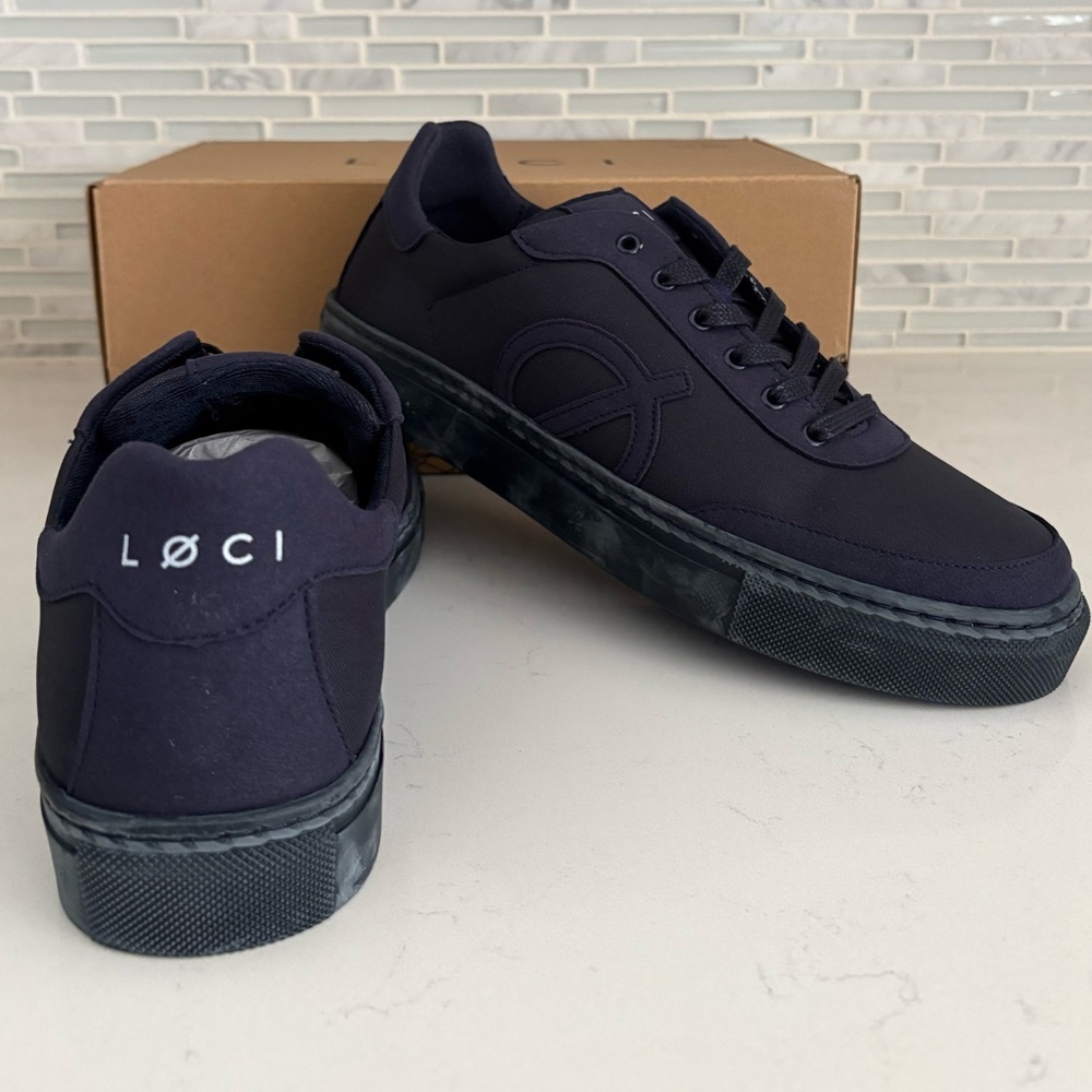 LØCI Unisex Eight Low Top Sneakers NIB